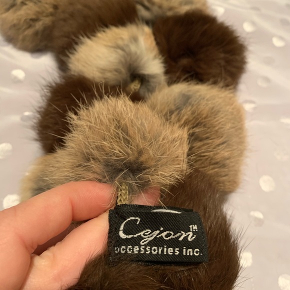 SOLD 🌸 Rabbit fur scarf - Picture 3 of 6